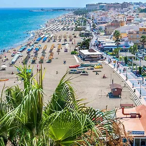 Adosado Con Encanto -130 M2 Y Wifi- Torremolinos