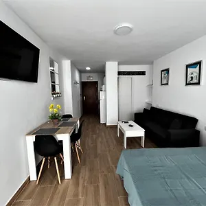 https://estudio-wifi-fire-stick-amazon-terraza-vistas-al-mar-piscina.es-andalucia.com